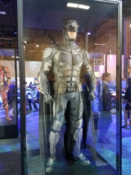 justice-league-batman-costume-new