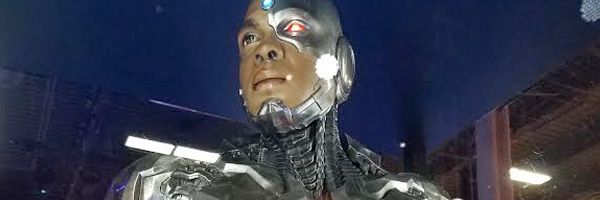 justice-league-cyborg-costume-slice