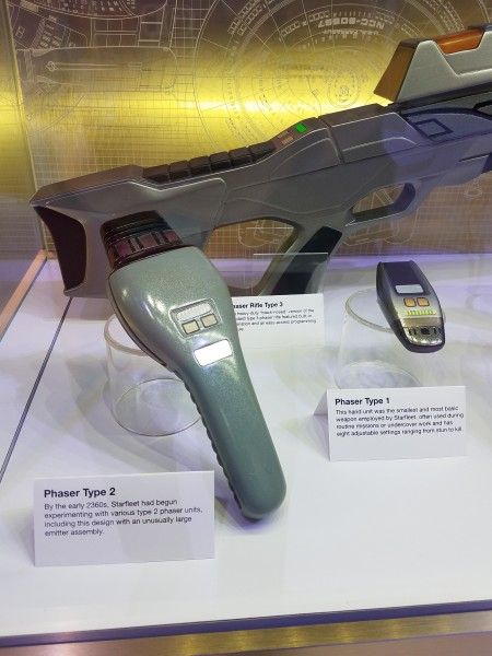 star-trek-the-next-generation-props-expo-images-1