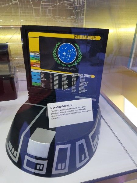 star-trek-the-next-generation-props-expo-images-5