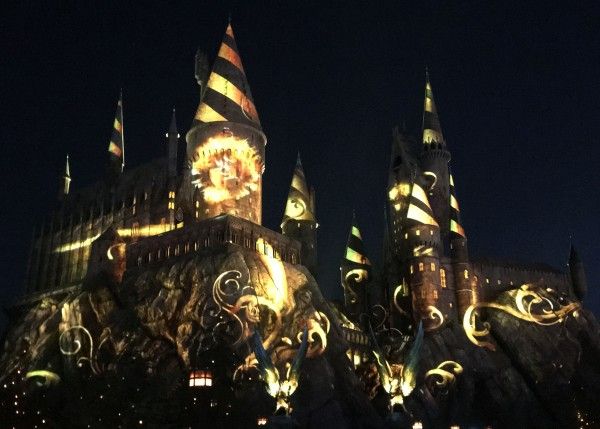 nighttime-lights-at-hogwarts-castle-07