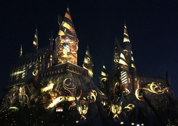nighttime-lights-at-hogwarts-castle-08
