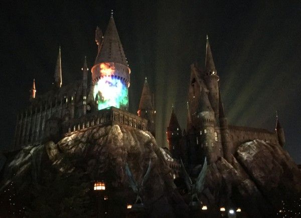 nighttime-lights-at-hogwarts-castle-20