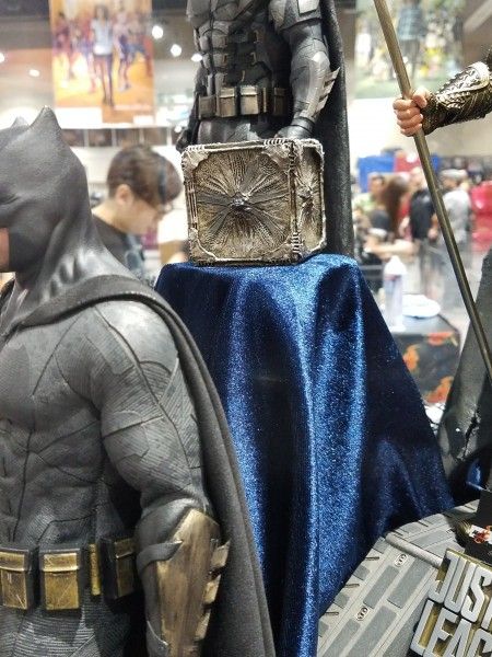 motherbox-justice-league-hot-toys-sideshow