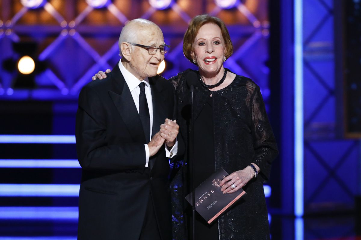 2017-emmys-norman-lear-carol-burnett