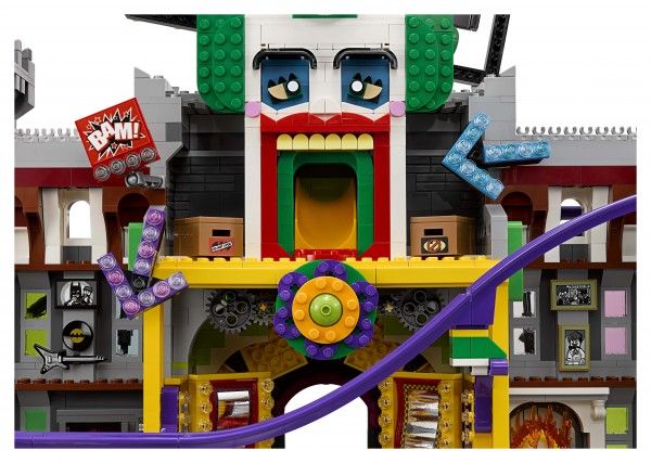 lego-batman-movie-joker-manor-front-2
