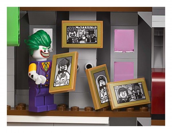 lego-batman-movie-joker-manor-room
