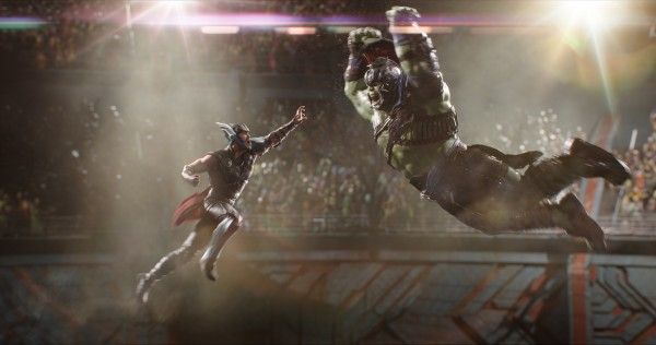 thor-ragnarok-hulk-fight
