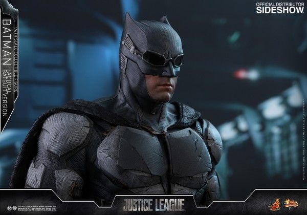 justice-league-batman-hot-toys