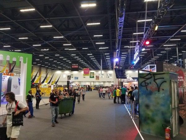 ccxp-comic-con-brazil-convention-floor-image
