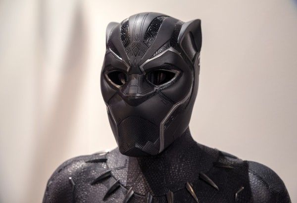 marvel-exhibition-black-panther-suit