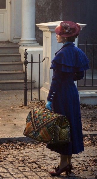mary-poppins-returns-emily-blunt-hi-res-1
