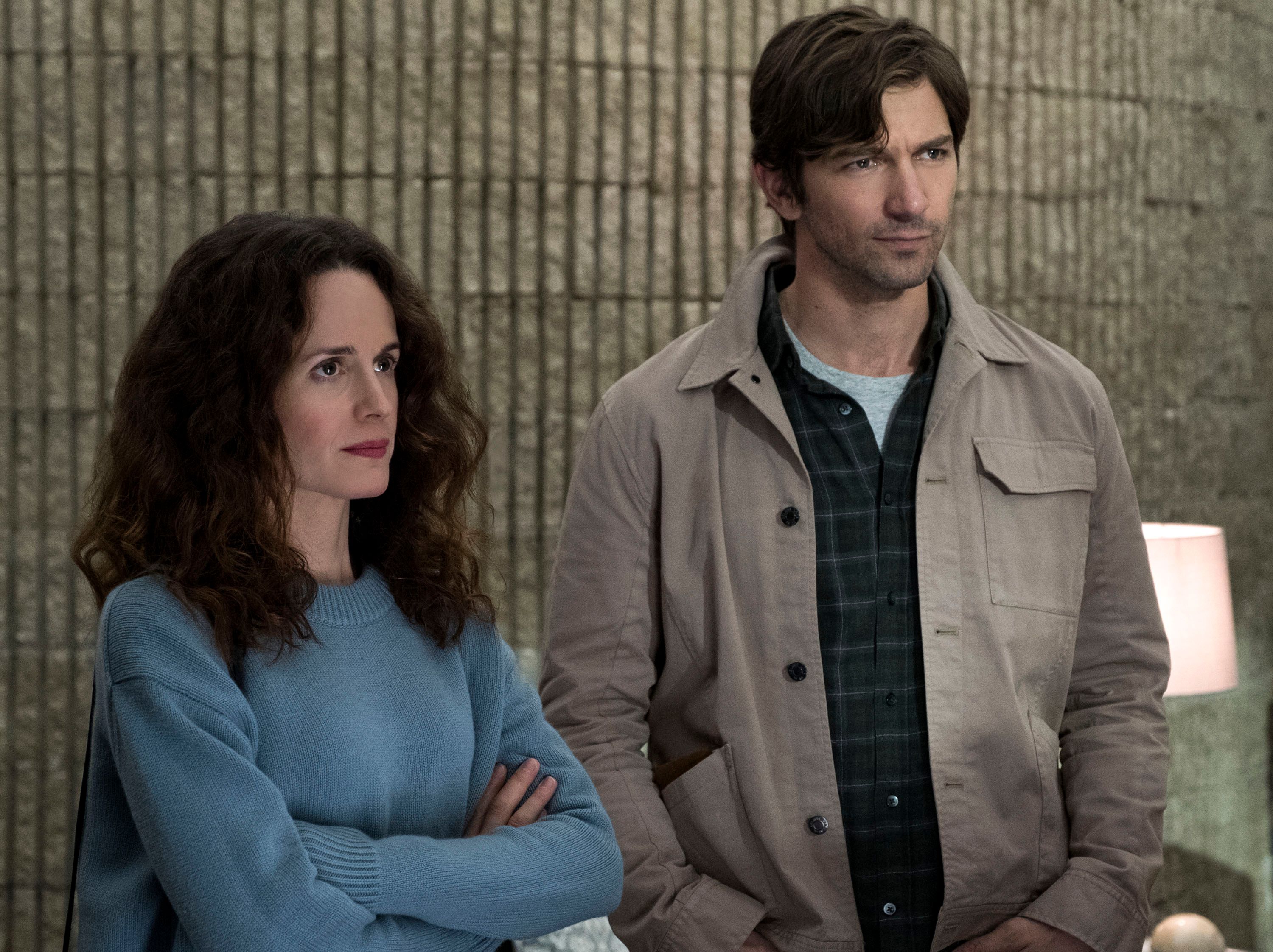 the-haunting-of-hill-house-michiel-huisman-elizabeth-reaser