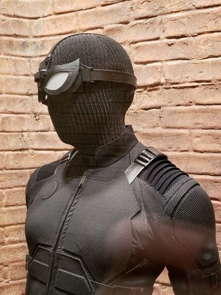 spider-man-far-from-home-stealth-suit-1