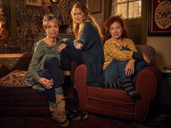 a-discovery-of-witches-teresa-palmer-alex-kingston-valarie-pettiford