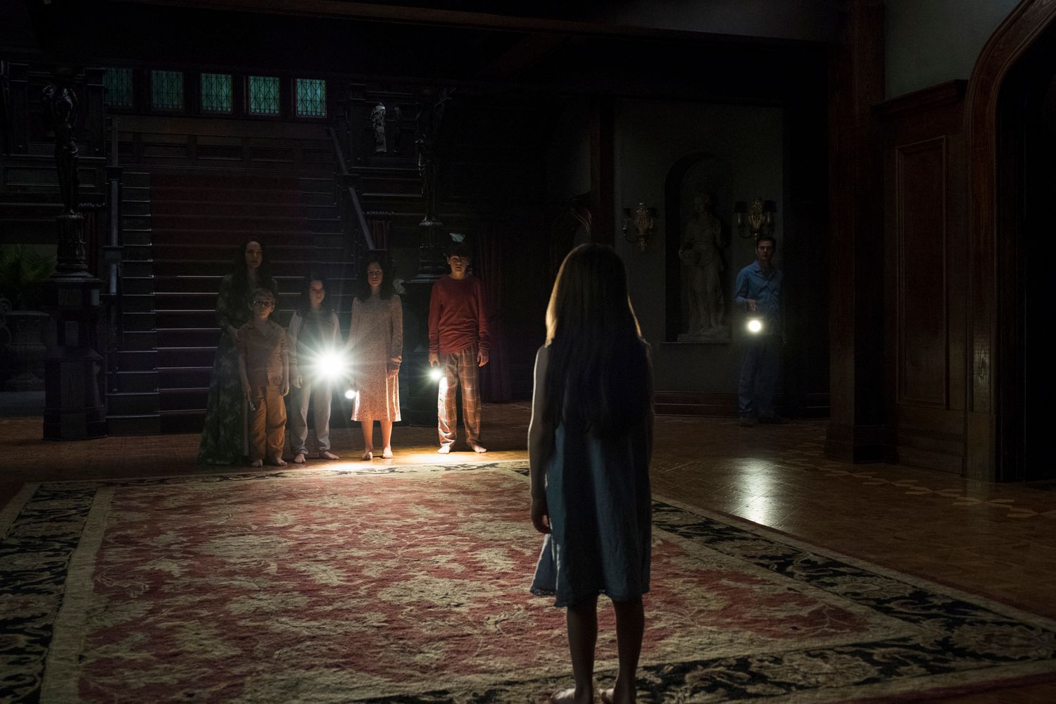 the-haunting-of-hill-house-episode-6-image-3