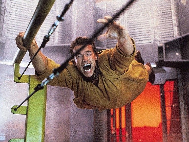 total-recall-arnold-flying
