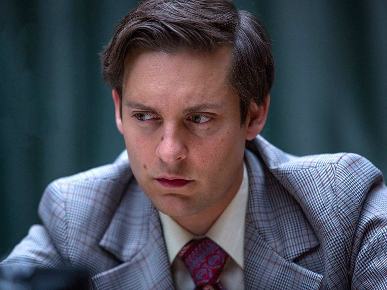 tobey-maguire-fell-off