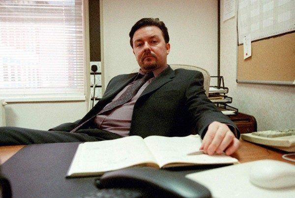 the-office-ricky-gervais-bbc-at-desk