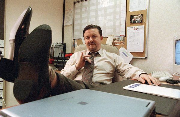 the-office-ricky-gervais-feet-up-desk