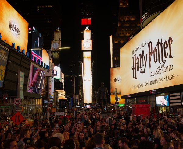 harry-potter-cursed-child-times-square