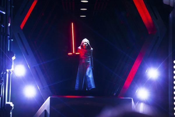 star-wars-rise-of-the-resistance-ride-image-kylo-ren