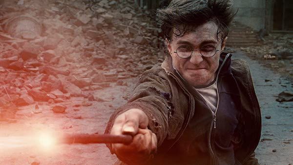 harry-potter-deathly-hallows-daniel-radcliffe-wand