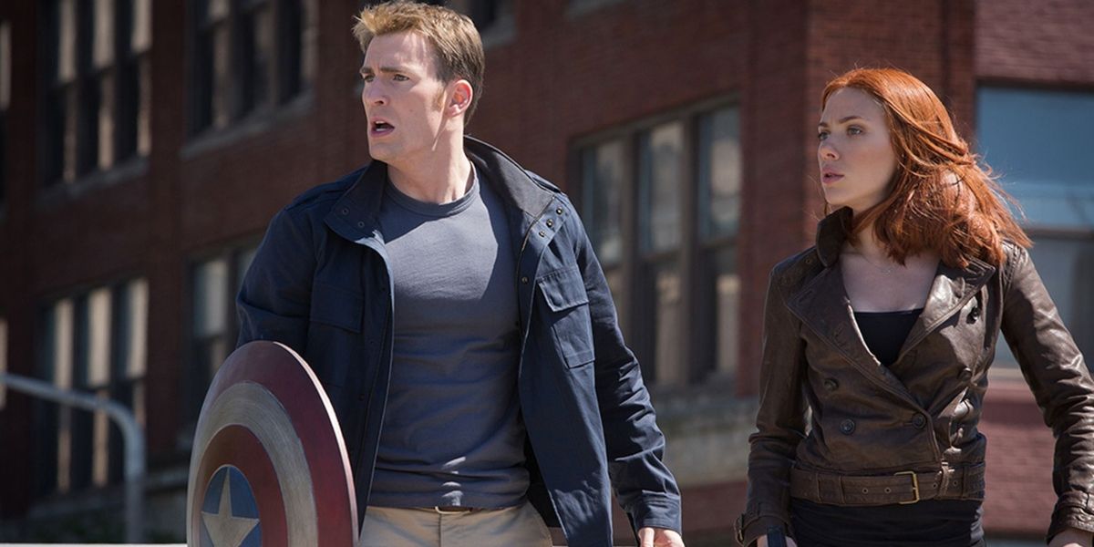 Chris Evans and Scarlett Johannsen in Captain America: The Winter Soldier