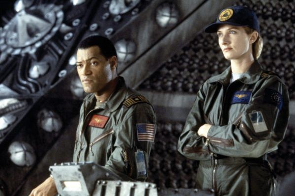 event-horizon-laurence-fishburne-joely-richardson