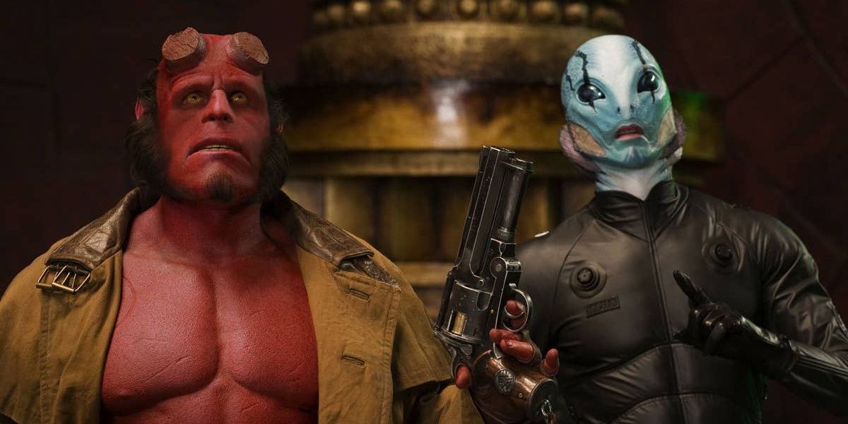 Ron Perlman dan Doug Jones di Hellboy 2: Tentara Emas
