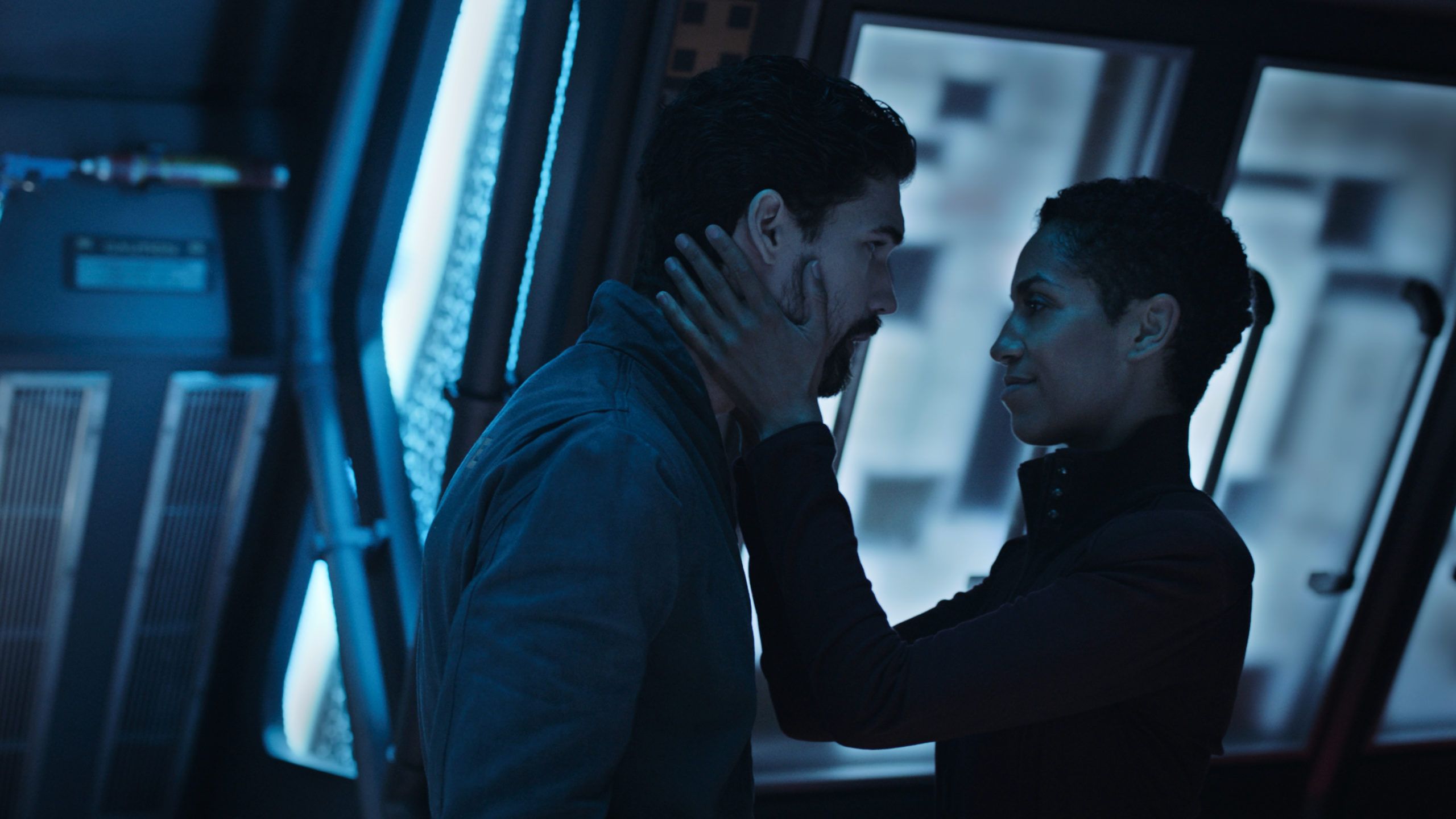 the-expanse-steven-strait-dominique-tipper