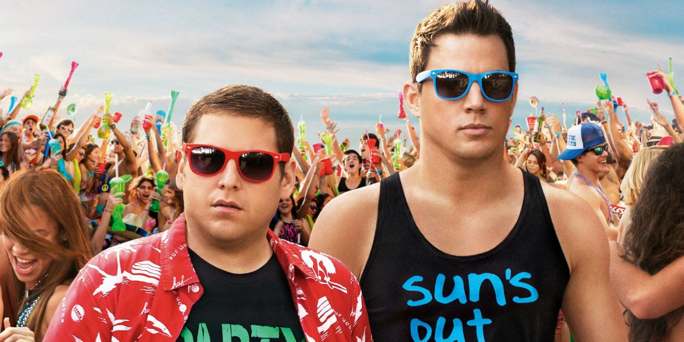 Jonah Hill and Channing Tatum pose as students in 22 Jump Street