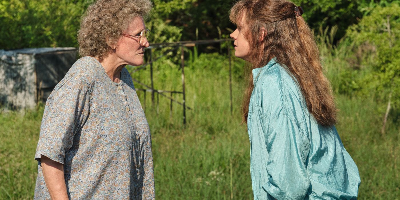 Bev and Mamaw arguing on the street in Hilbilly Elegy