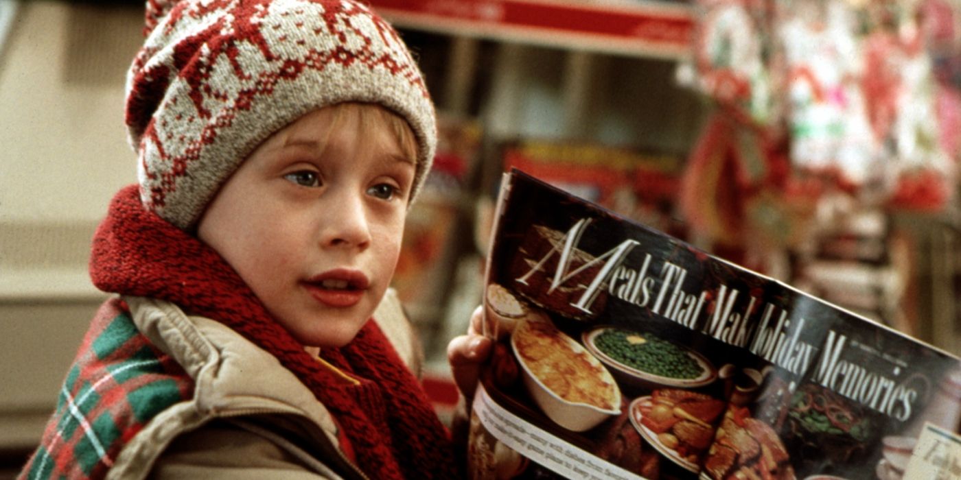 Kevin McCallister (Macaulay Culkin) holding open a magazine in Home Alone