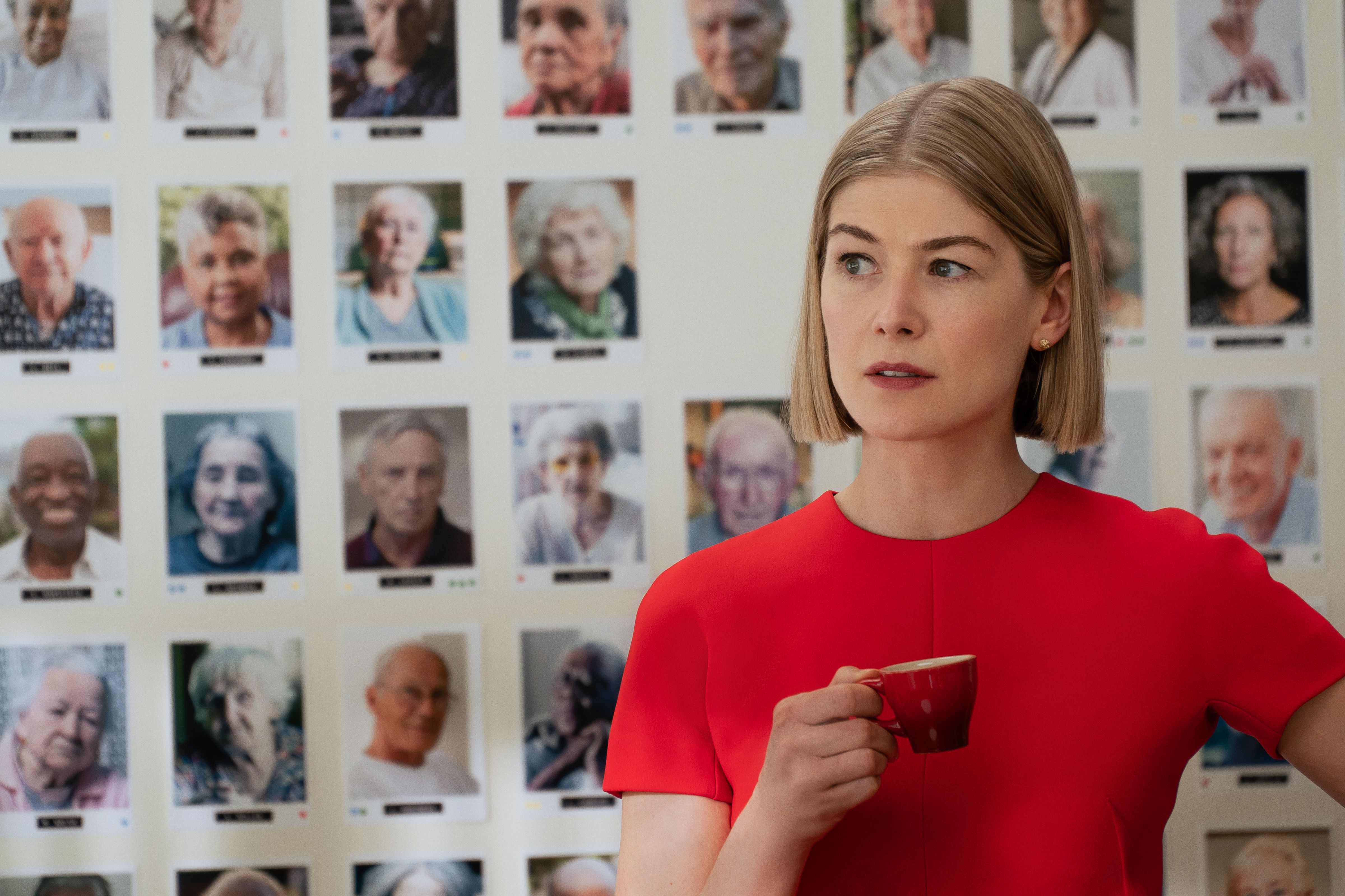 i-care-a-lot-Rosamund-Pike