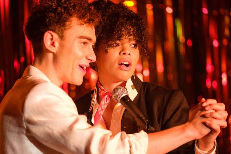 https://static1.colliderimages.com/wordpress/wp-content/uploads/2021/02/its-a-sin-olly-alexander-and-lydia-west_0.jpg?q=50&fit=crop&w=750&dpr=1.5