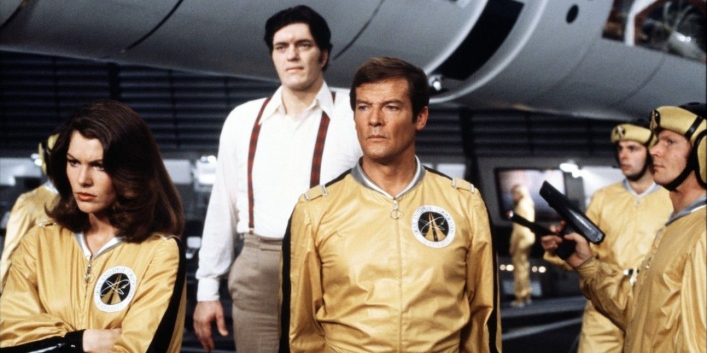 moonraker-cast-social