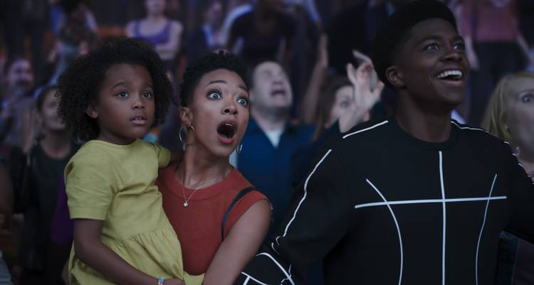 Harper Leigh Alexander as Xosha James, Sonequa Martin-Green as Kamiyah James, and Ceyair J Wright as himself in Space Jam: A New Legacy