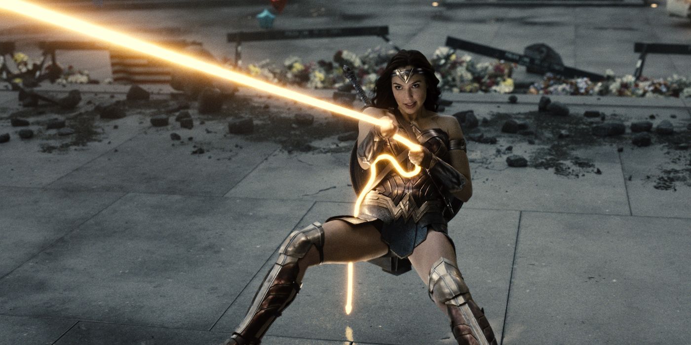 Wonder Woman with golden lasso in Zack Snyder's Justice League