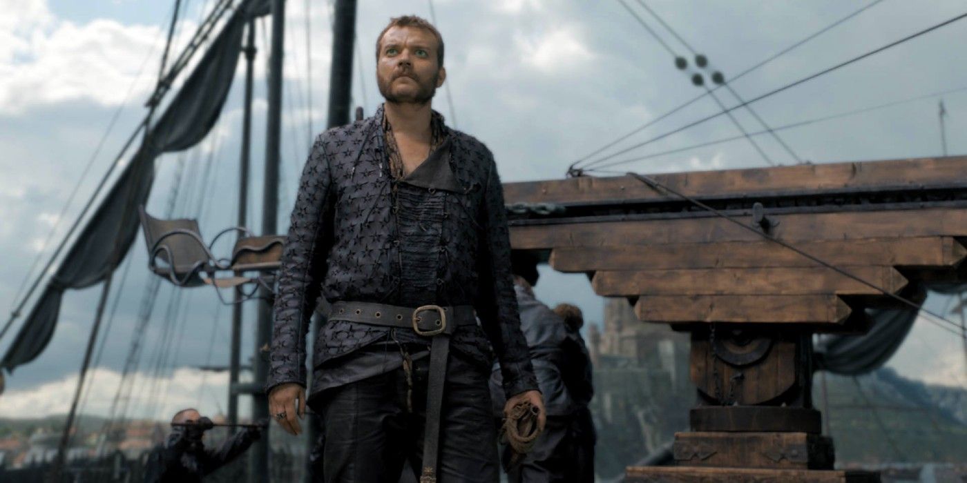 Pilou Asbaek sur un bateau dans le rôle d'Euron Greyjoy dans Game of Thrones