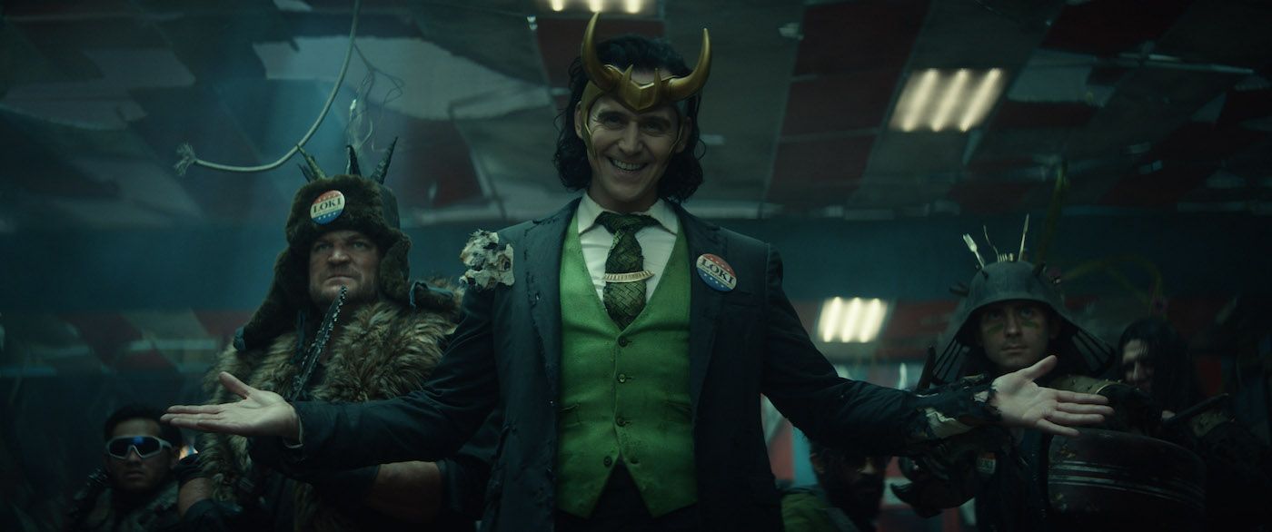 Tom Hiddleston with a crew in Loki
