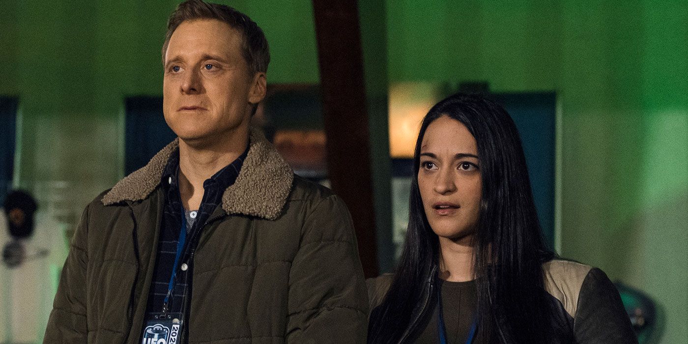 resident-alien-sara-tomko-alan-tudyk-social