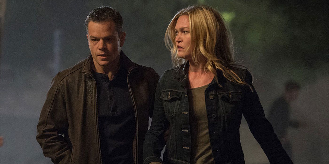 Matt Damon and Julia Stiles in Jason Bourne