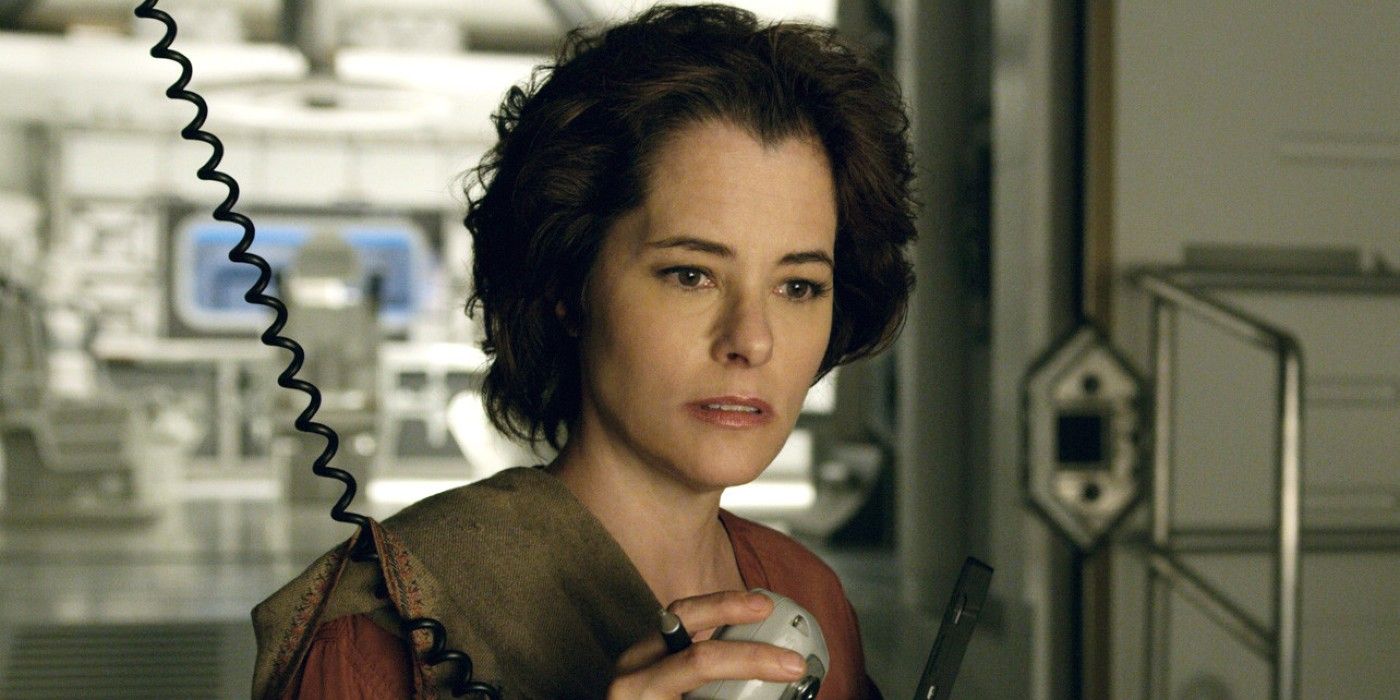 parker-posey-lost-in-space-social