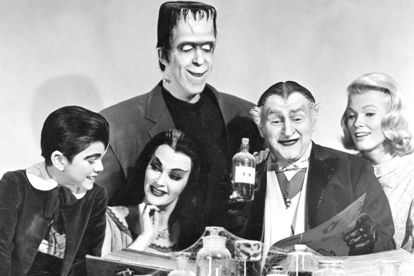 the-munsters-cast