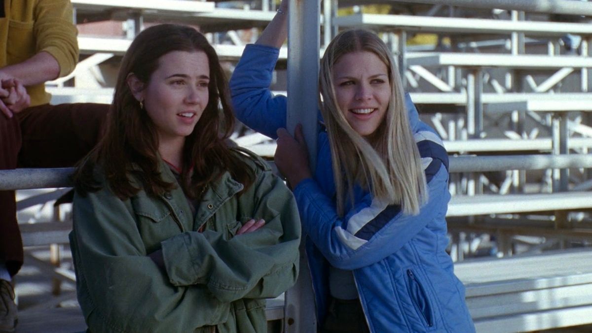 freaks-and-geeks-linda-cardellini-busy-phillips