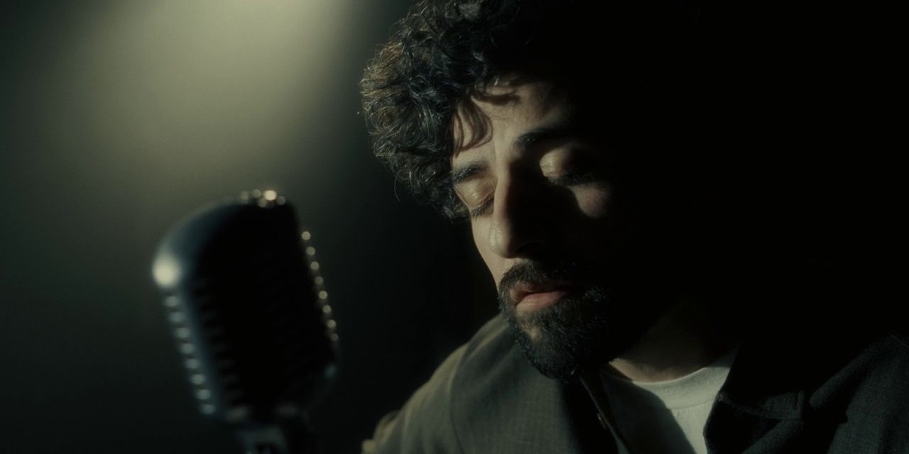 Oscar Isaac in Inside Llewyn Davis