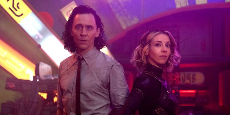 https://static1.colliderimages.com/wordpress/wp-content/uploads/2021/06/loki-tom-hiddleston-sophie-di-martino-social-featured.jpg?q=50&fit=crop&w=750&dpr=1.5