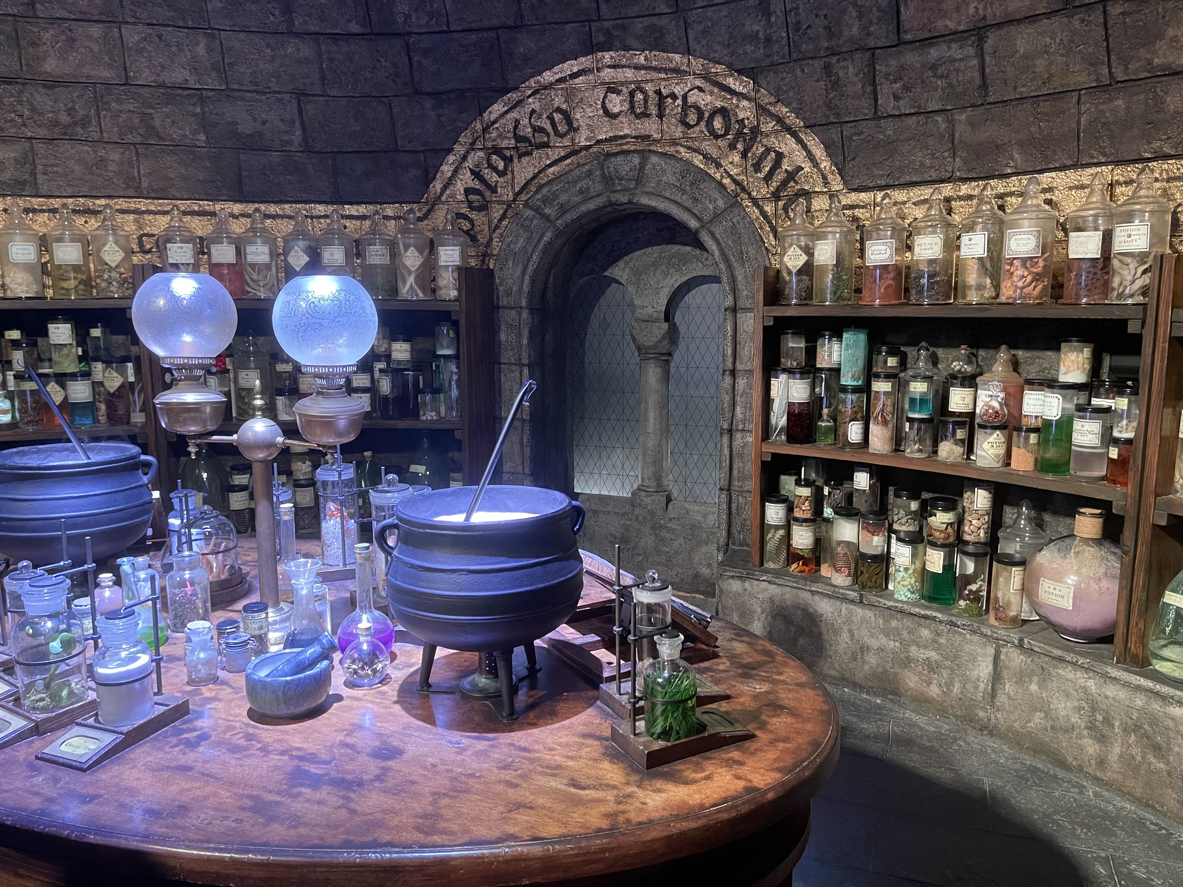 New Warner Bros. Studio Tour Video and Images Harry Potter, DC Props