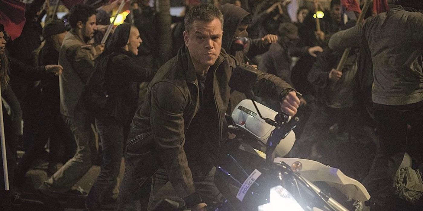 Jason Bourne sur un vélo dans le film Jason Bourne.